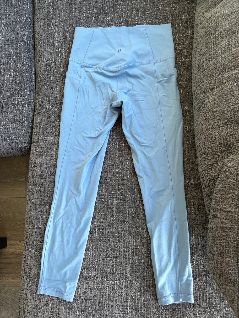 Athleta Salutation Stash Pocket II 7/8 Tight in Cottage Blue Size XS - Picture 2 of 4